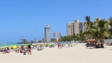 Sulla spiaggia, teli da spiaggia
