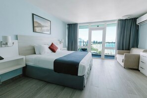 Superior studio, 1 kingsize bed met slaapbank, uitzicht op zee | Uitzicht vanuit de kamer