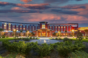 The Chattanoogan Hotel, Curio Collection by Hilton