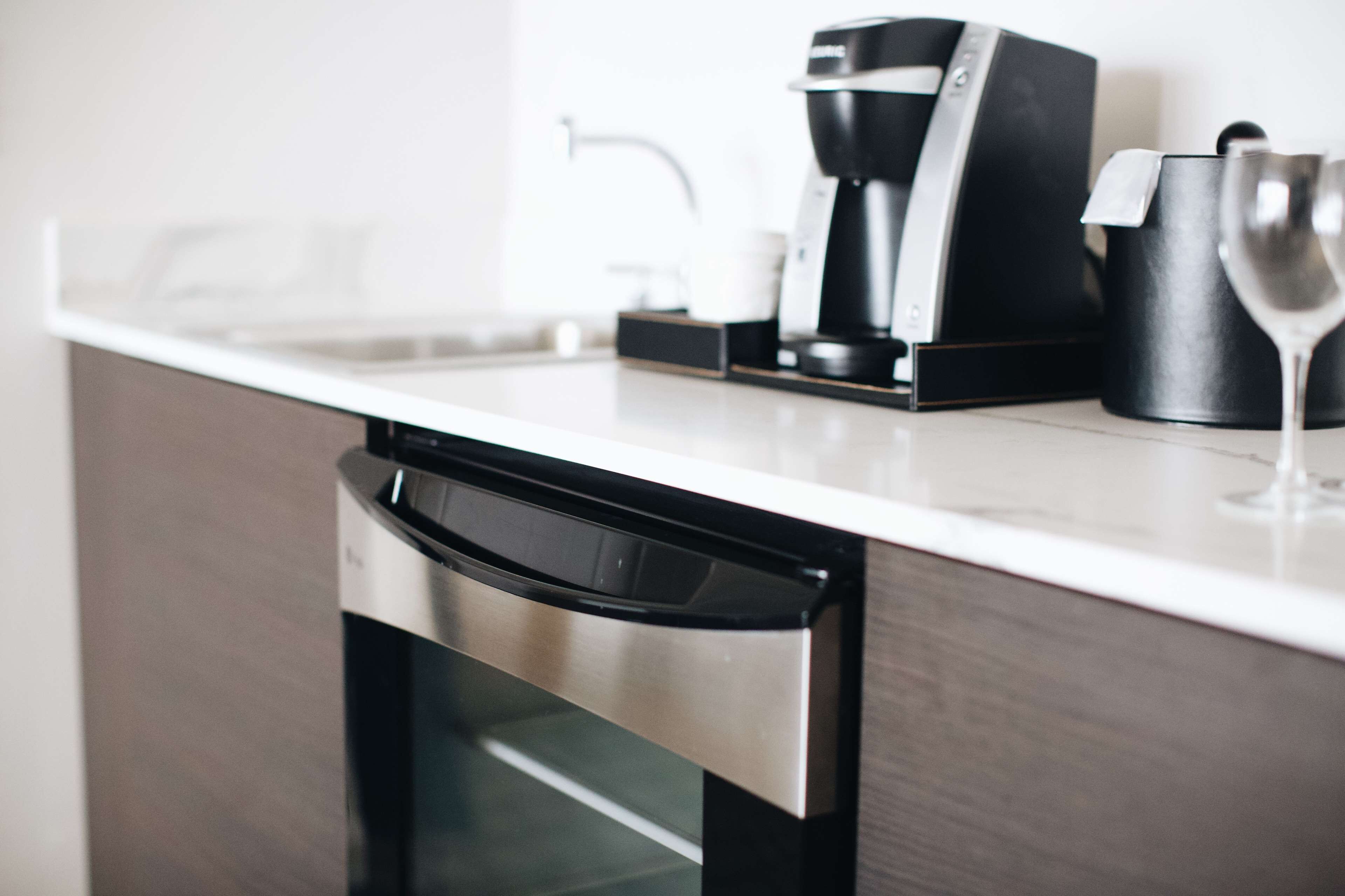 premium bedding, pillow-top beds, in-room safe, desk