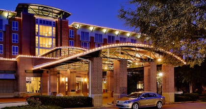 The Chattanoogan Hotel, Curio Collection by Hilton