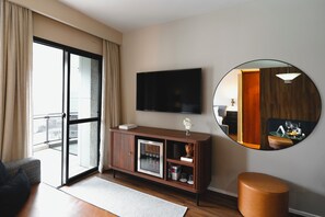 Minibar, caja de seguridad en la habitación, escritorio y wifi gratis
