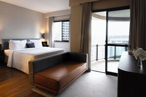 Superior-studiosviitti | Minibaari, tallelokero huoneessa, ilmainen Wi-Fi, vuodevaatteet