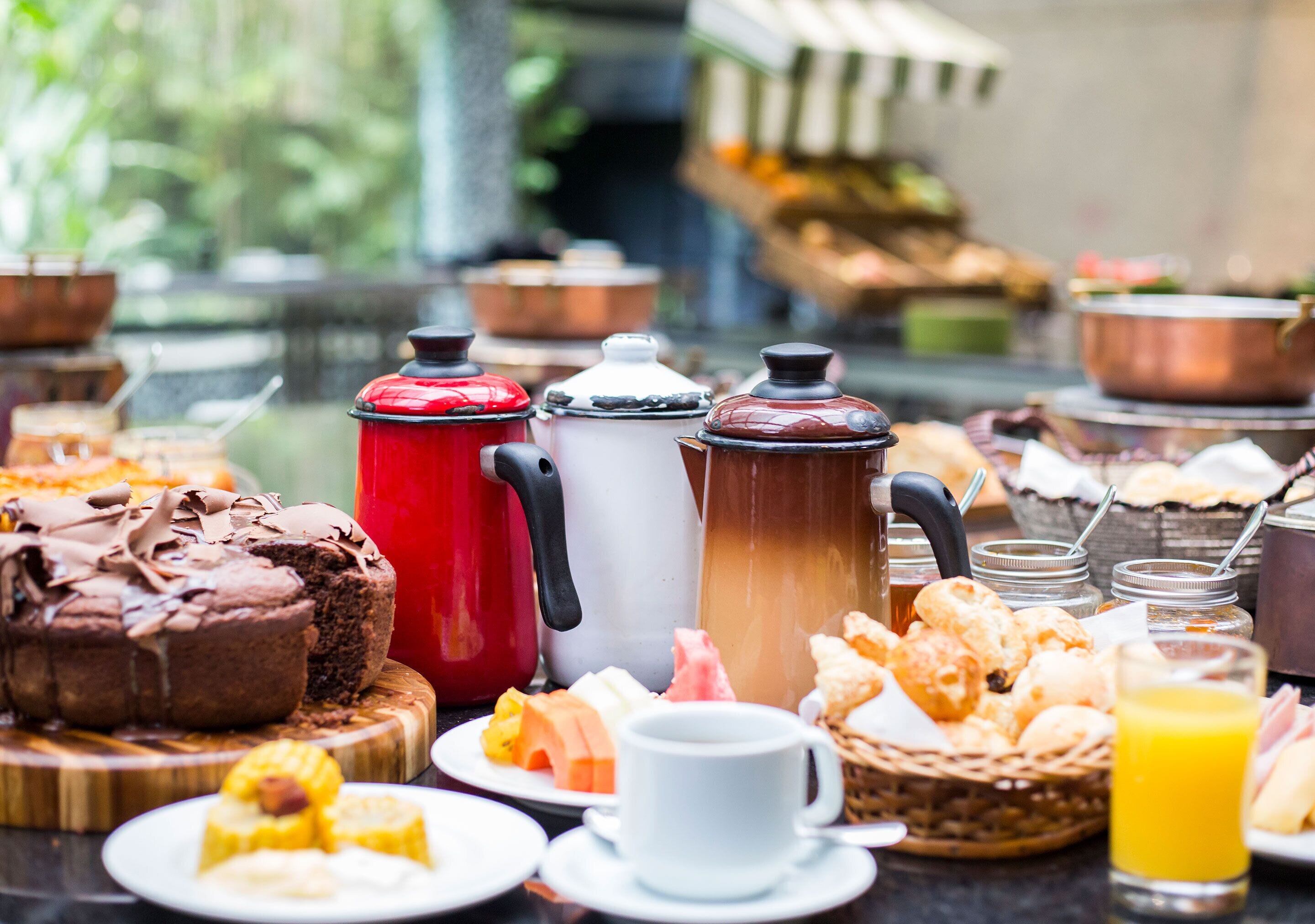 free buffet breakfast