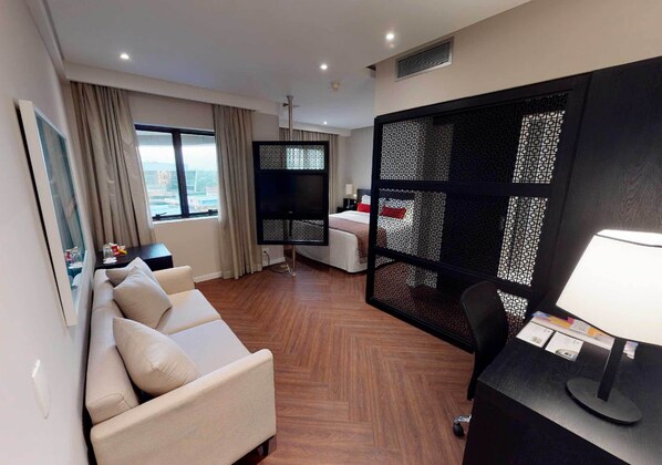 Room | Minibar, in-room safe, free WiFi, bed sheets - Estanplaza Funchal - Faria Lima (São Paulo)