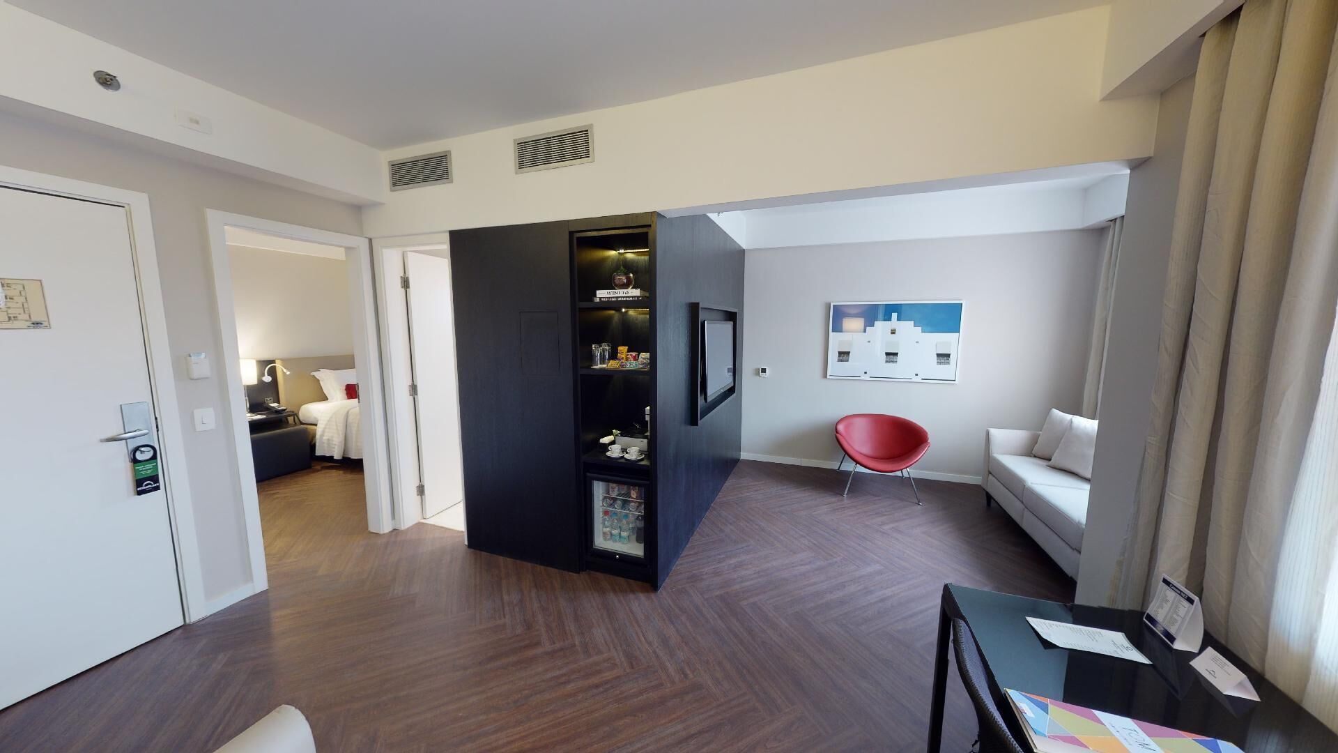 Minibar, caja fuerte, wifi gratis y ropa de cama