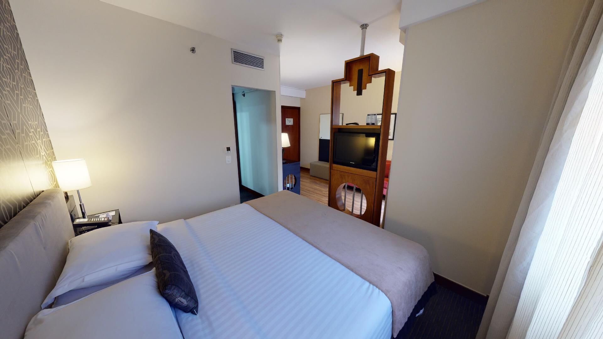 Minibar, caja fuerte, wifi gratis y ropa de cama