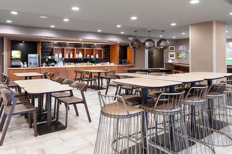 Free daily continental breakfast . Springhill Suites By Marriott Baton Rouge South