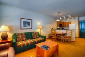 Télévision LCD de 40 pouces avec chaînes par câble, télévision, cheminée