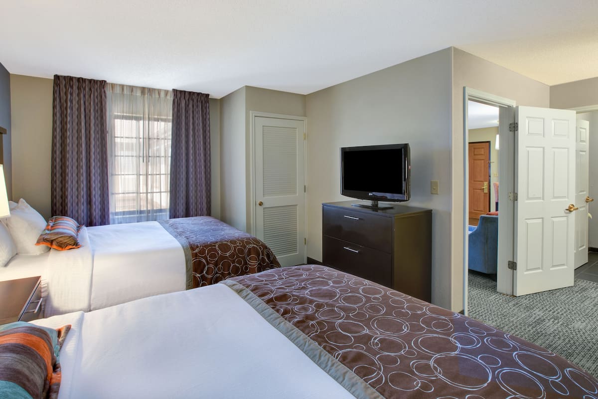 suite, 2 bedrooms, kitchen | premium bedding, in-room safe, desk, iron/ironing board
