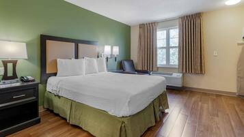 Studio, 1 queensize bed | Een bureau, een strijkplank/strijkijzer, gratis wifi, beddengoed