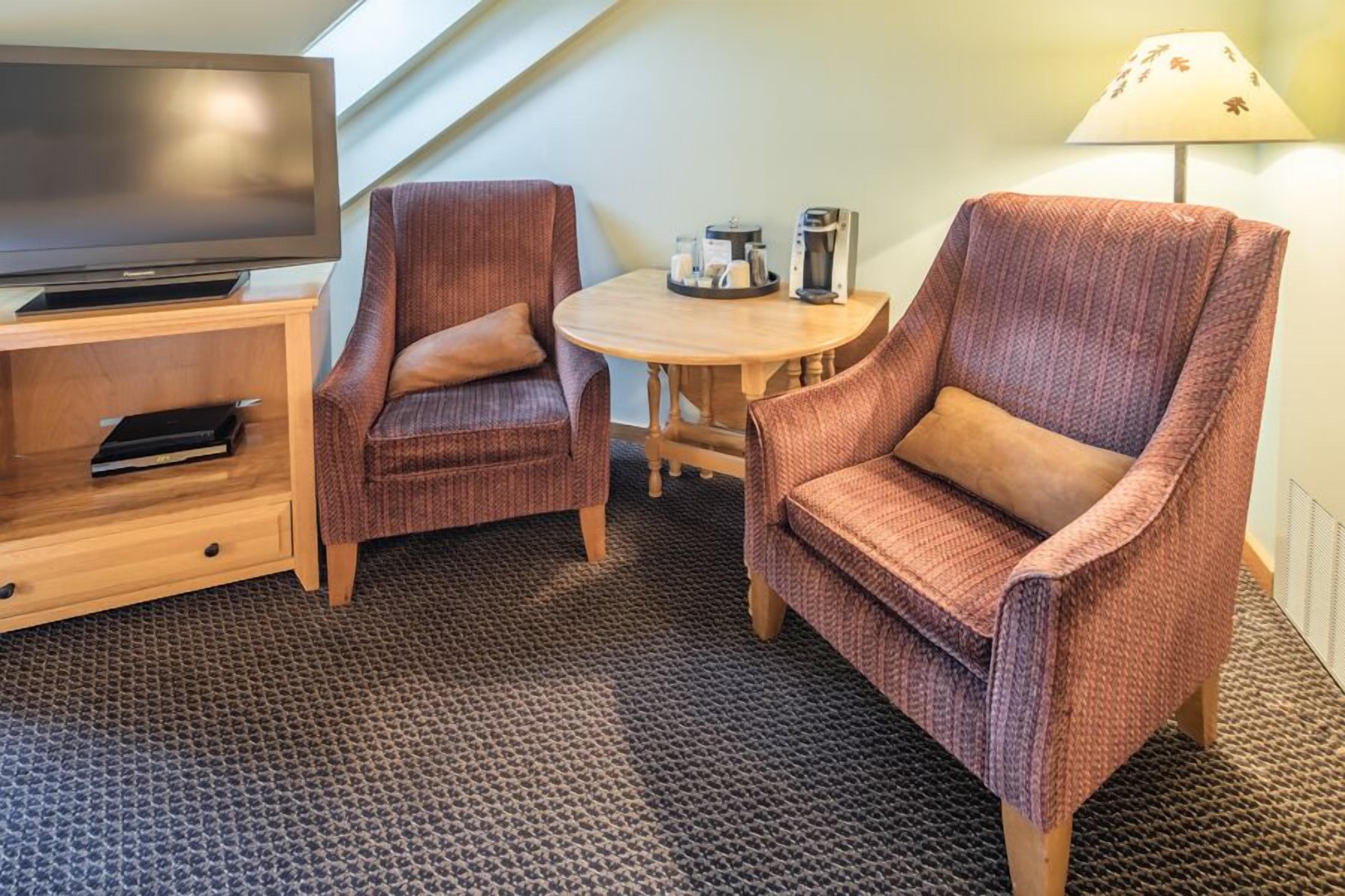 standard room, 1 queen bed | premium bedding, pillow-top beds, free wifi, bed sheets