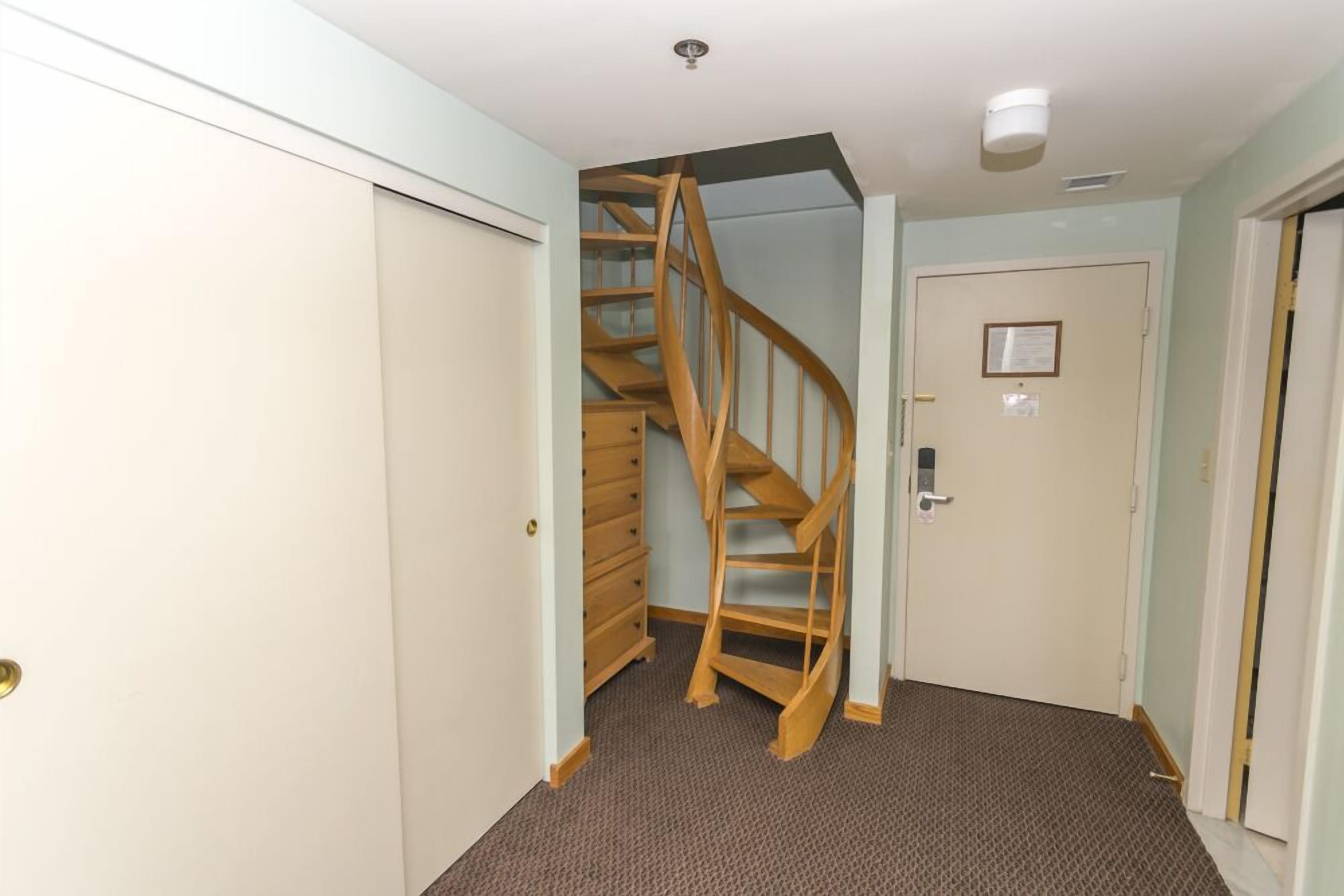 premium bedding, pillow-top beds, free wifi, bed sheets