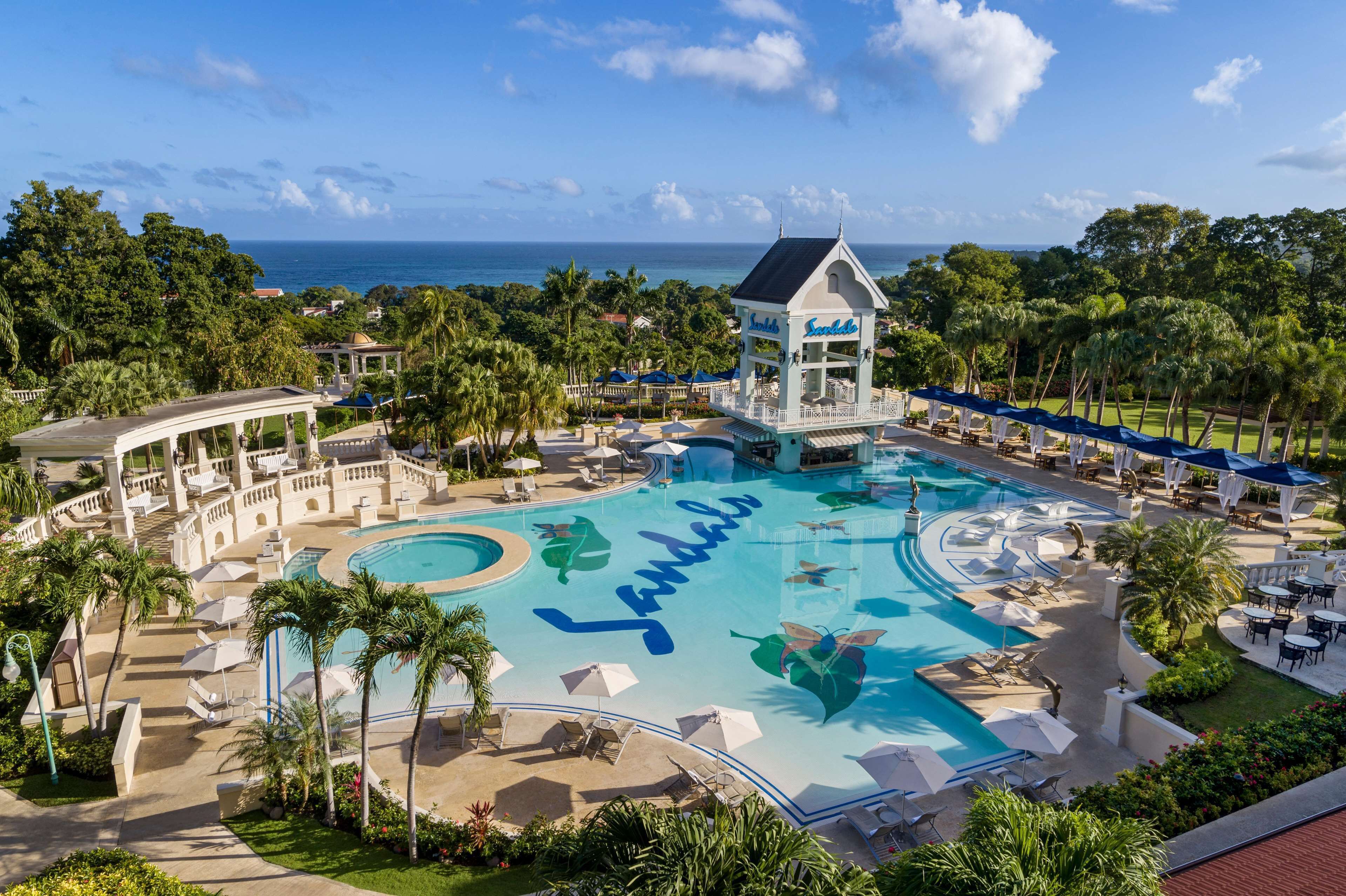 7 piscines extérieures, tentes de plage, parasols de plage