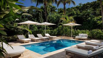 Minibar, Zimmersafe, Verdunkelungsvorhänge, Bügeleisen/Bügelbrett