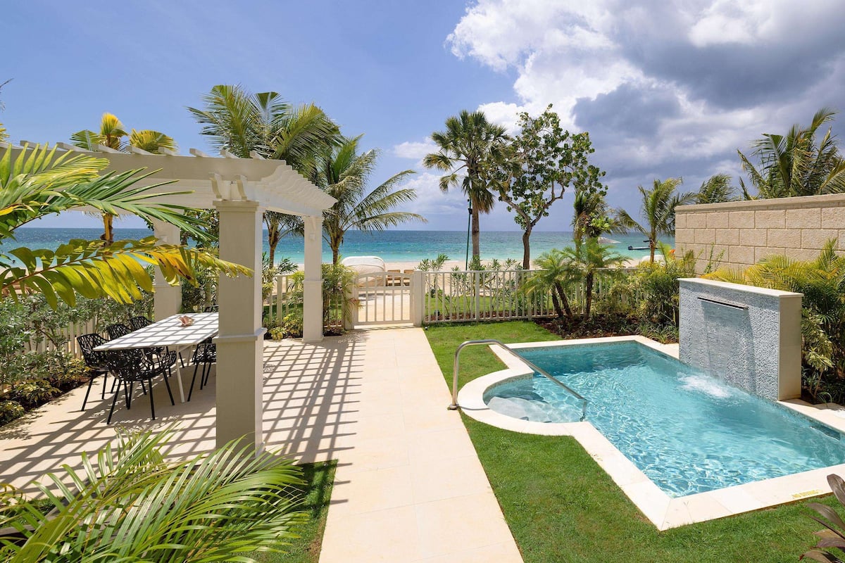 Firesky Reserve Villa Four Bedroom Butler | Hypo-allergenic bedding, minibar, in-room safe, blackout drapes