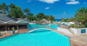 3 outdoor pools, pool cabanas (surcharge), pool umbrellas - Beaches Negril Resort - ALL INCLUSIVE (Negril)
