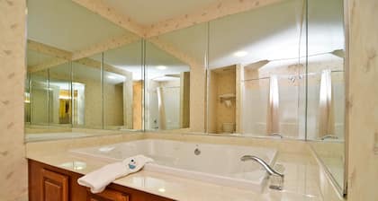 Peach State Inn & Suites
