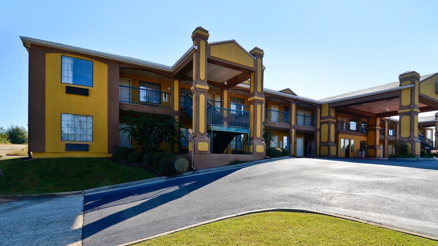 Peach State Inn & Suites