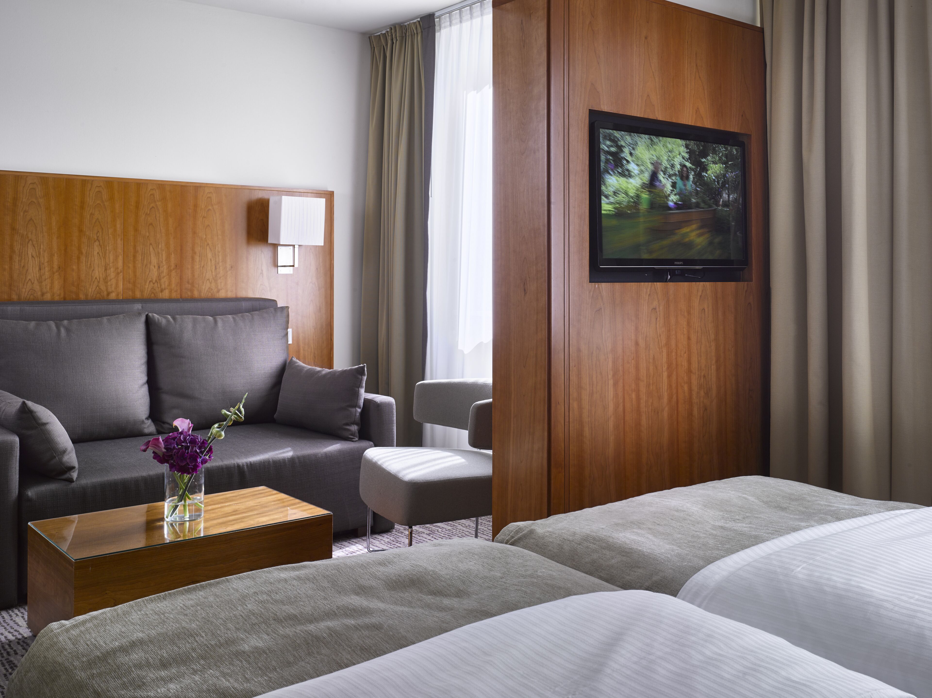 1 bedroom, hypo-allergenic bedding, in-room safe, desk