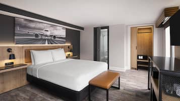 Standard Room, 1 Queen Bed, Non Smoking, Refrigerator | In-room safe, desk, laptop workspace, blackout drapes