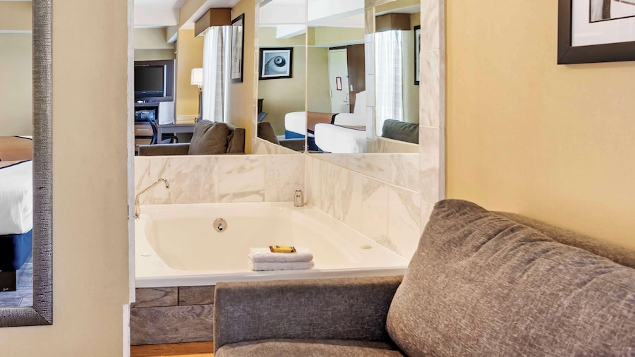 Best Western Plus Newark Airport West