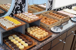 Petit déjeuner servi sur place