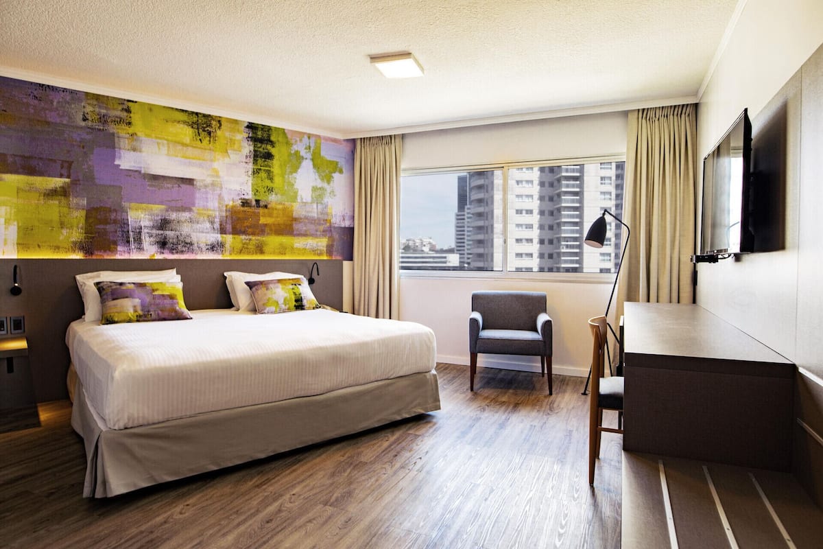 Minibar, in-room safe, desk, iron/ironing board