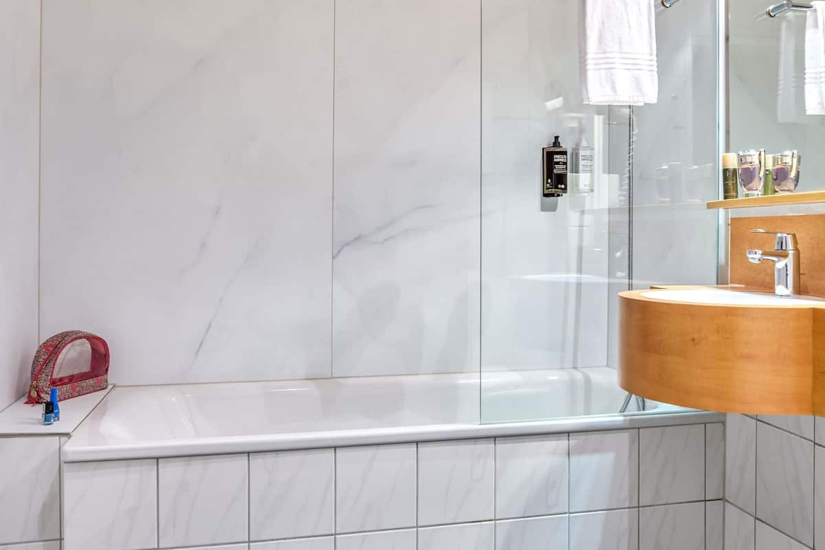 In-room safe, desk, free WiFi, bed sheets