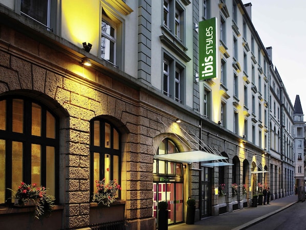 In-room safe, desk, free WiFi, bed sheets