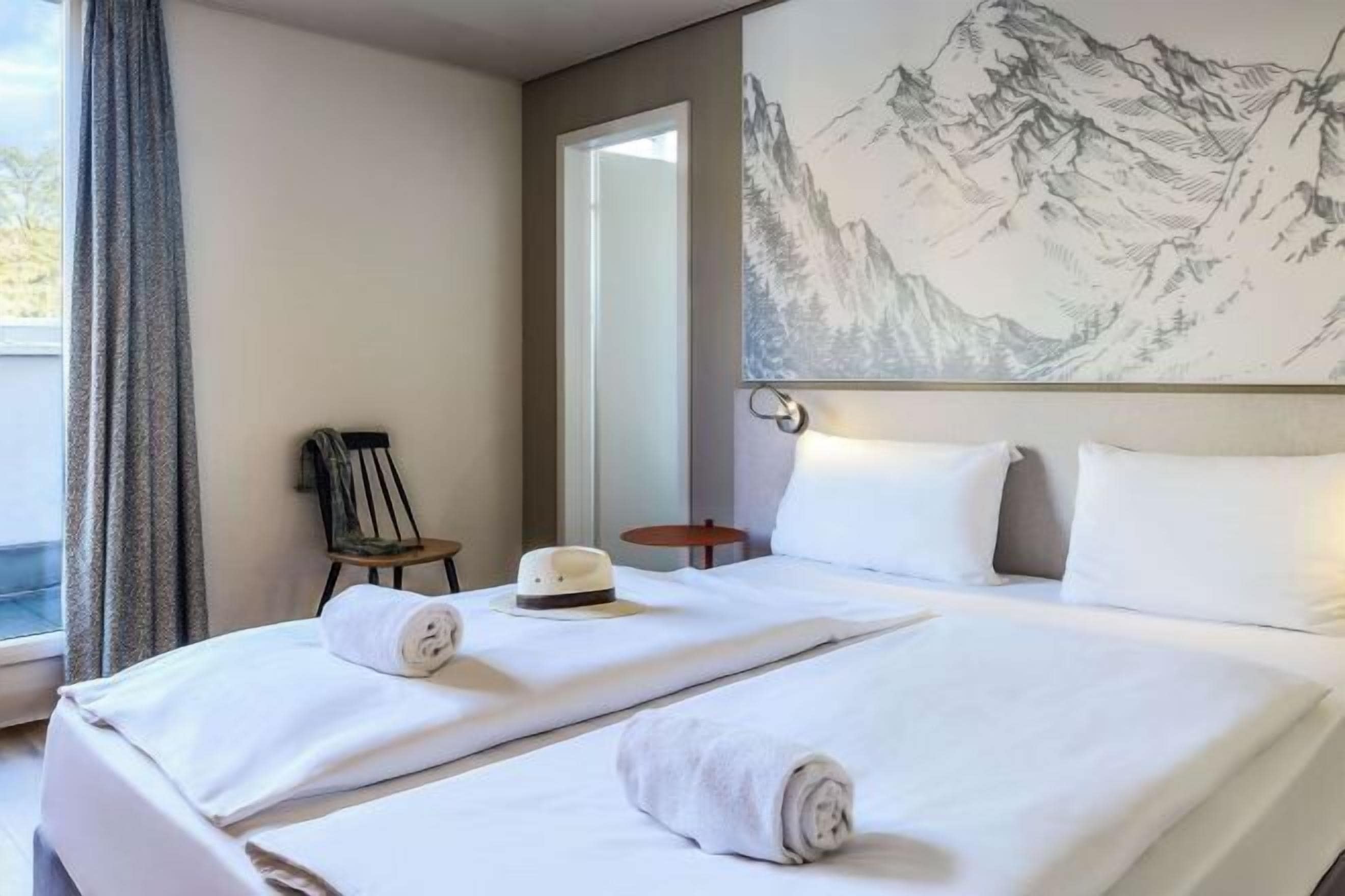 Coffres-forts dans les chambres, bureau, Wi-Fi gratuit, draps fournis