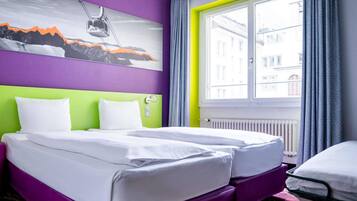 Standard Room | Peti besi dalam bilik, meja, Wi-fi percuma, cadar katil