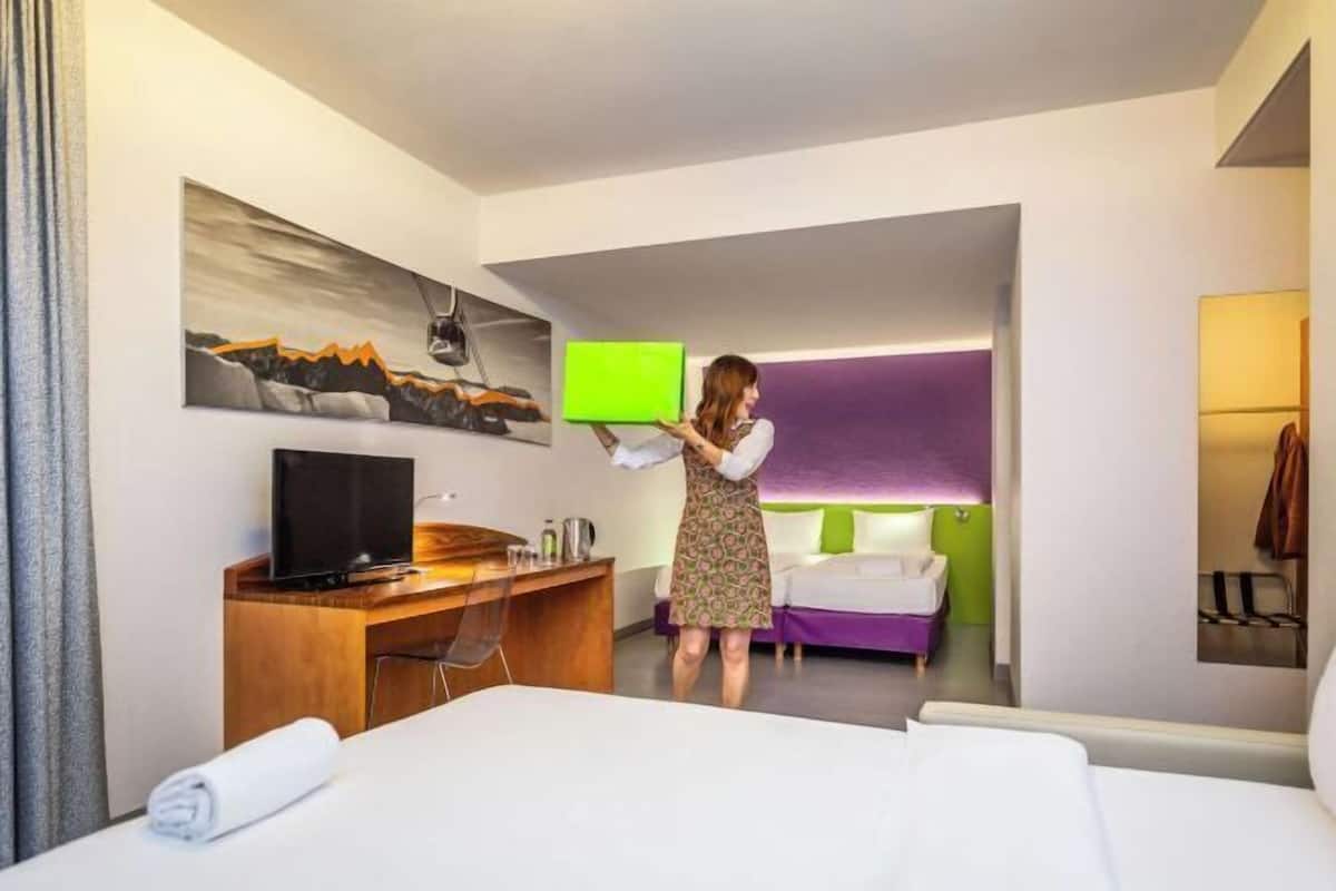 Una cassaforte in camera, una scrivania, Wi-Fi gratuito, lenzuola