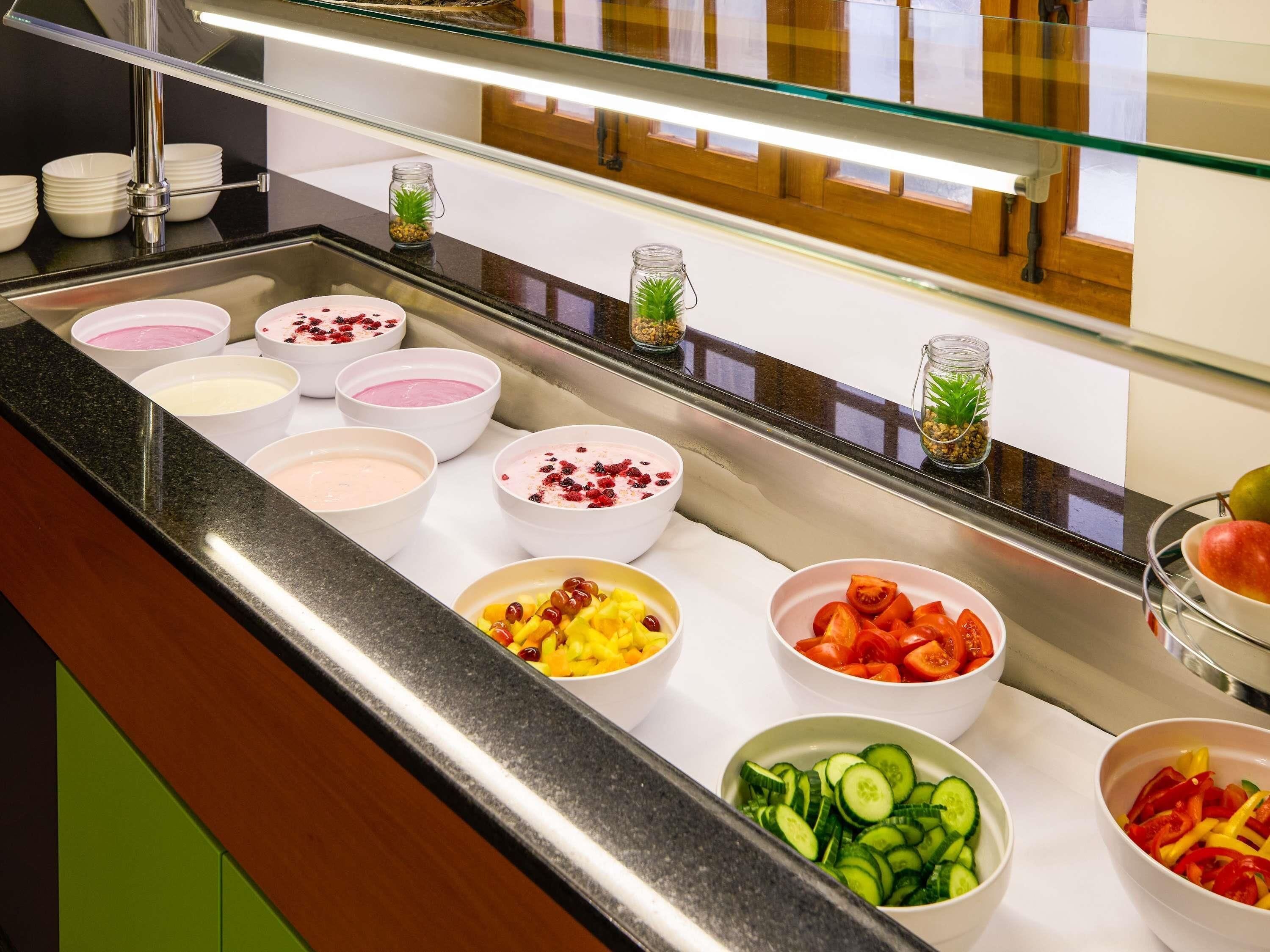 Café da manhã continental todos os dias mediante uma taxa