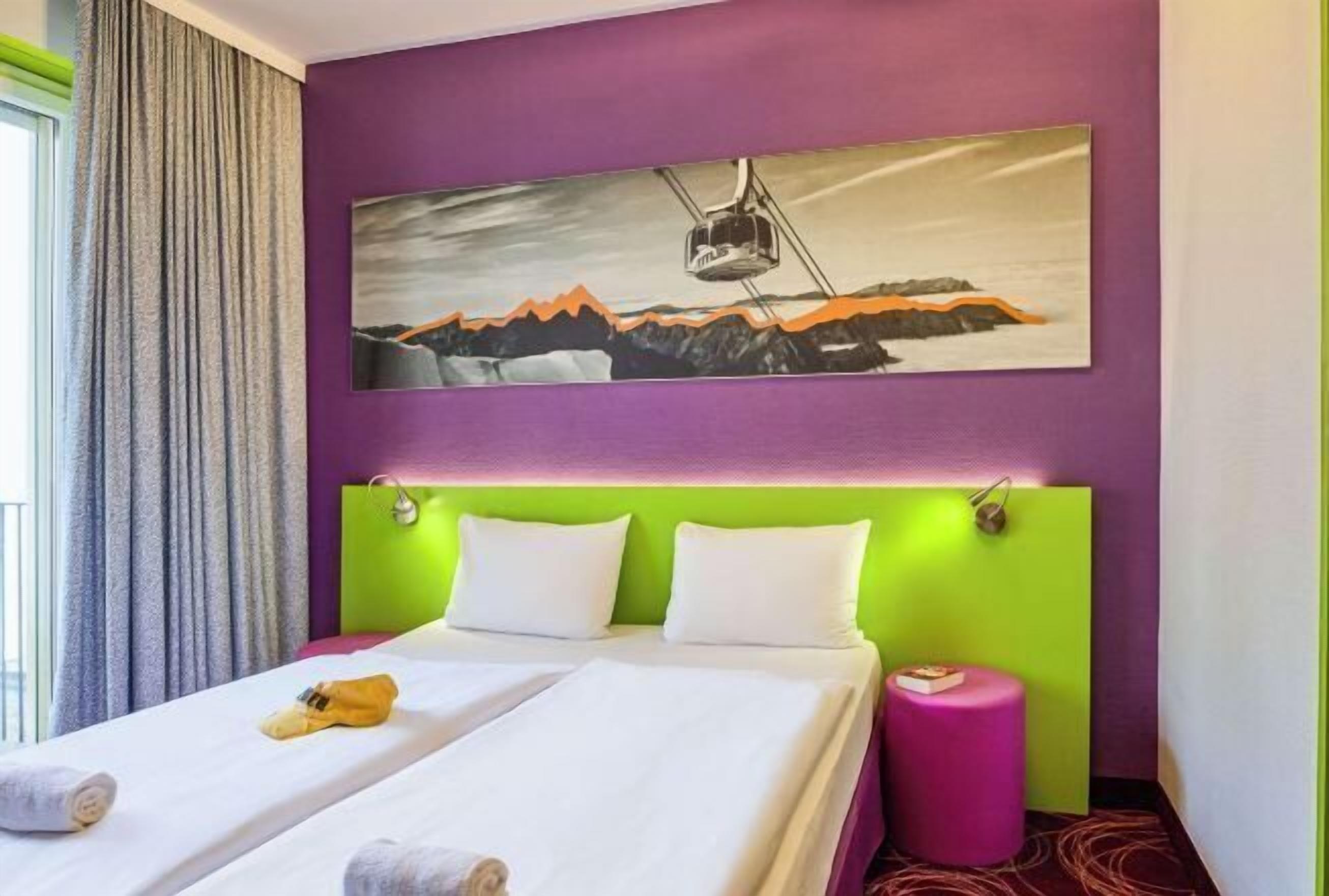 Coffres-forts dans les chambres, bureau, Wi-Fi gratuit, draps fournis