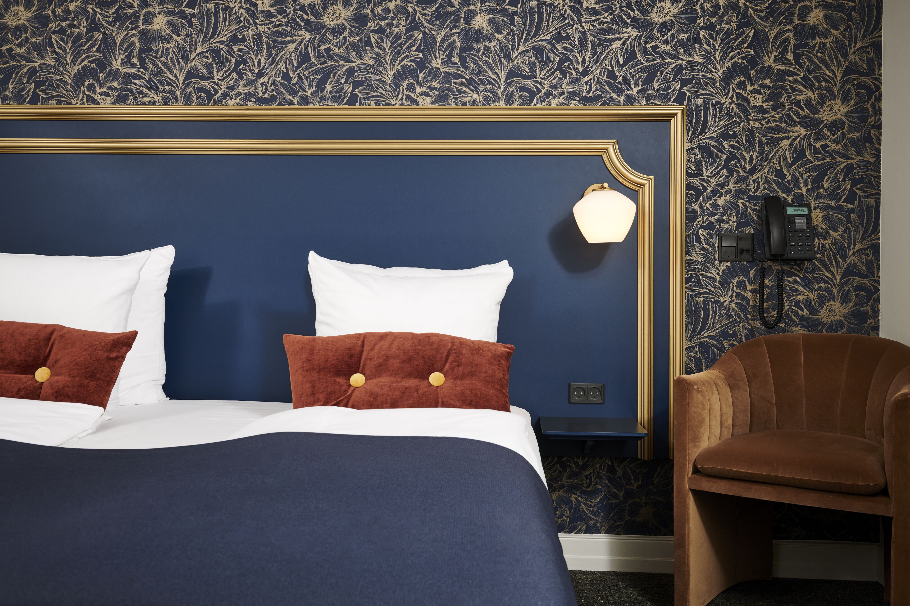 Quarto casal luxo | Escrivaninha, ferros/tábuas de passar roupa, Wi-Fi de cortesia