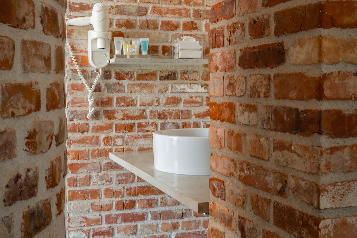 signature single room, 1 single bed | bathroom | shower, free toiletries, hair dryer, towels