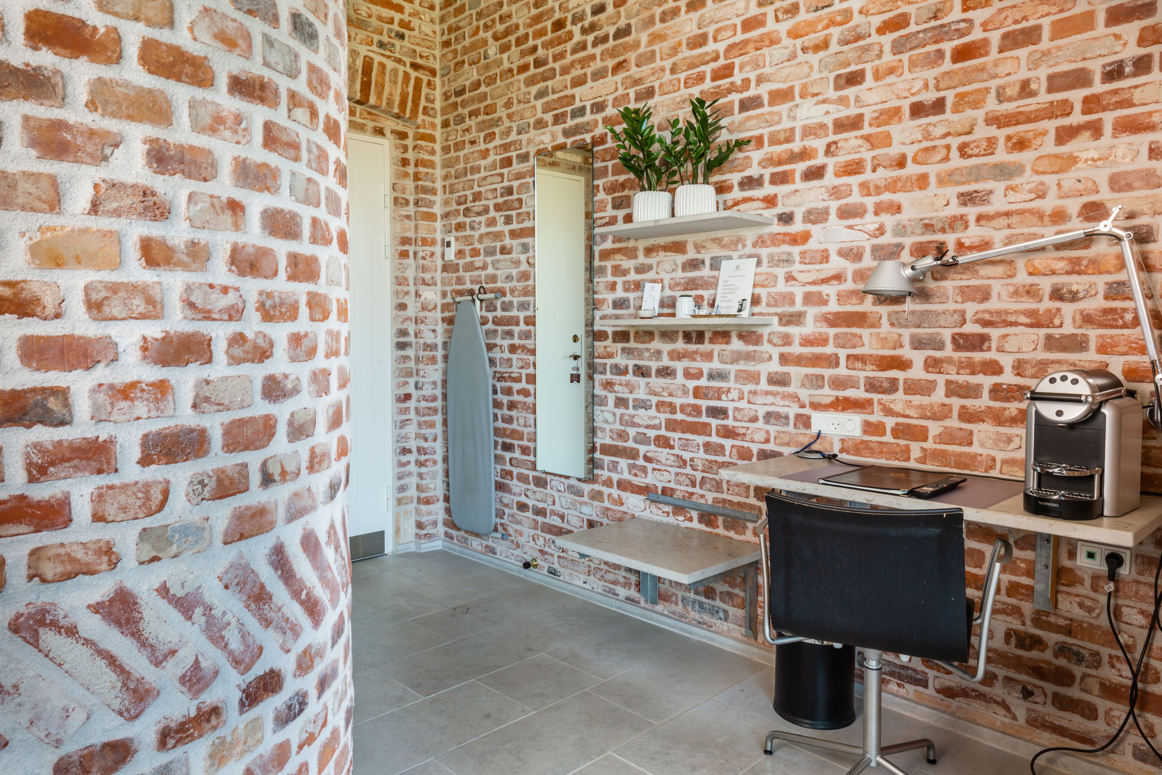 signature single room, 1 single bed | desk, iron/ironing board, free wifi, bed sheets