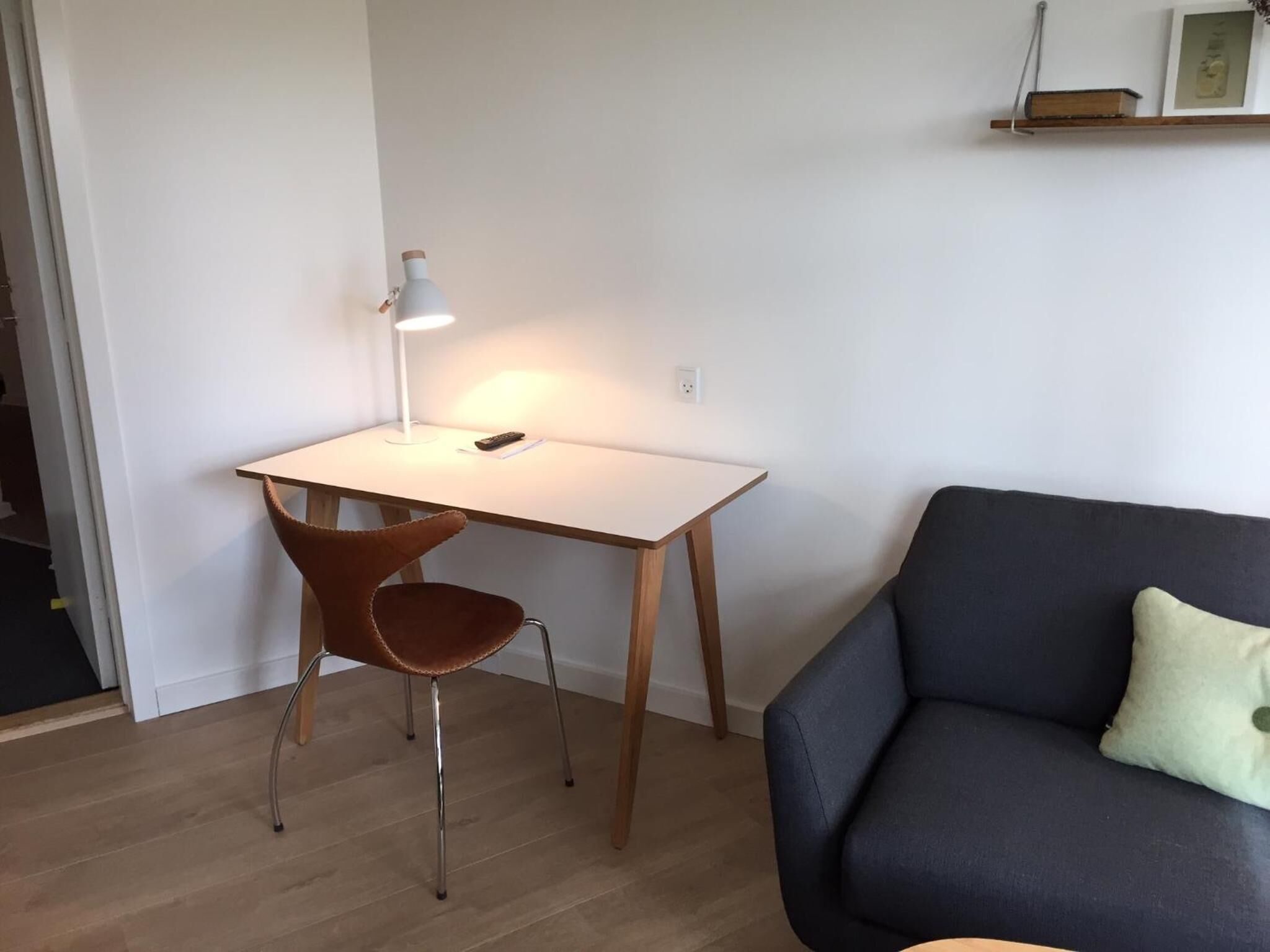 40-inch flat-screen tv with cable channels, tv, offices