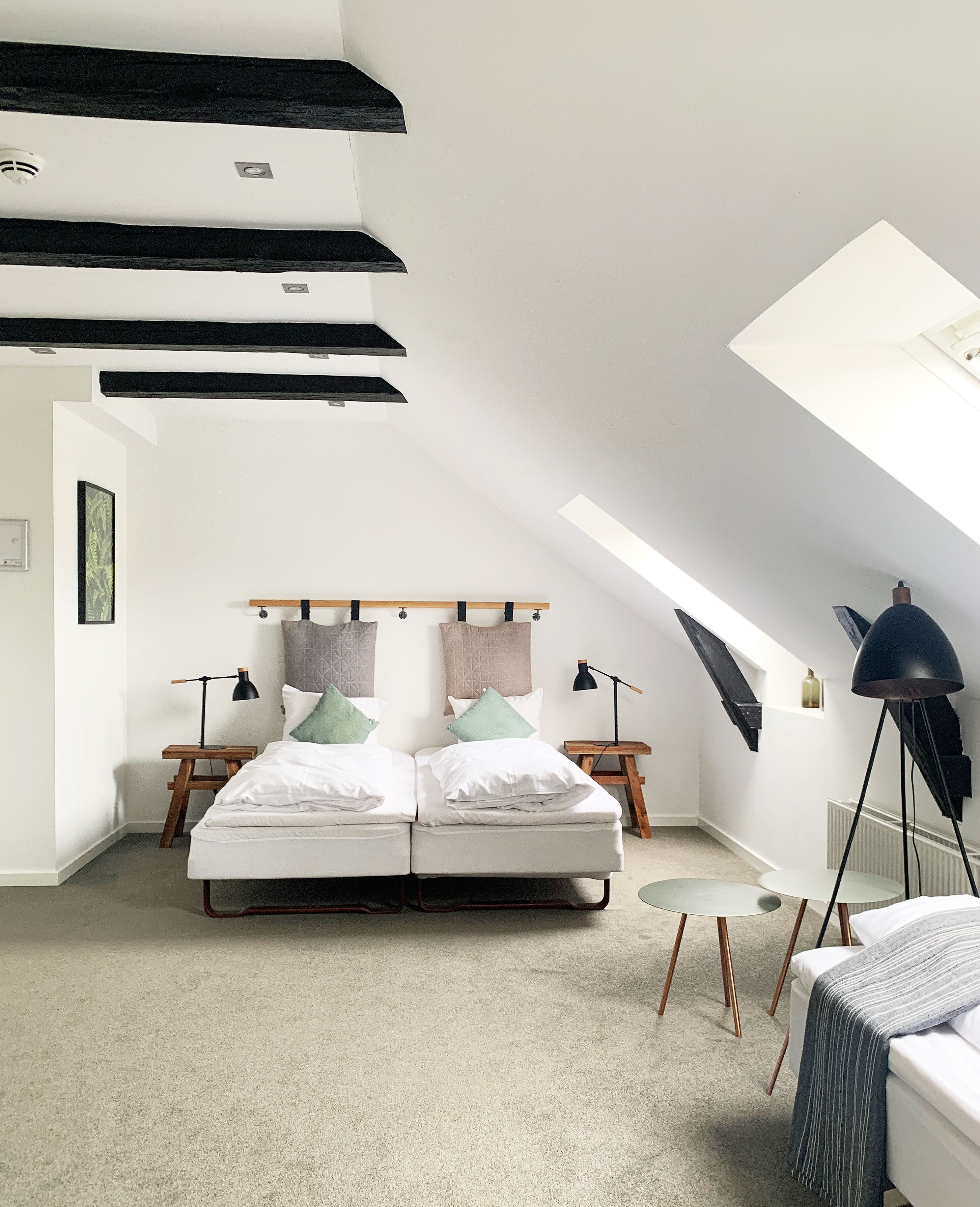 superior double room | desk, soundproofing, cots/infant beds, rollaway beds