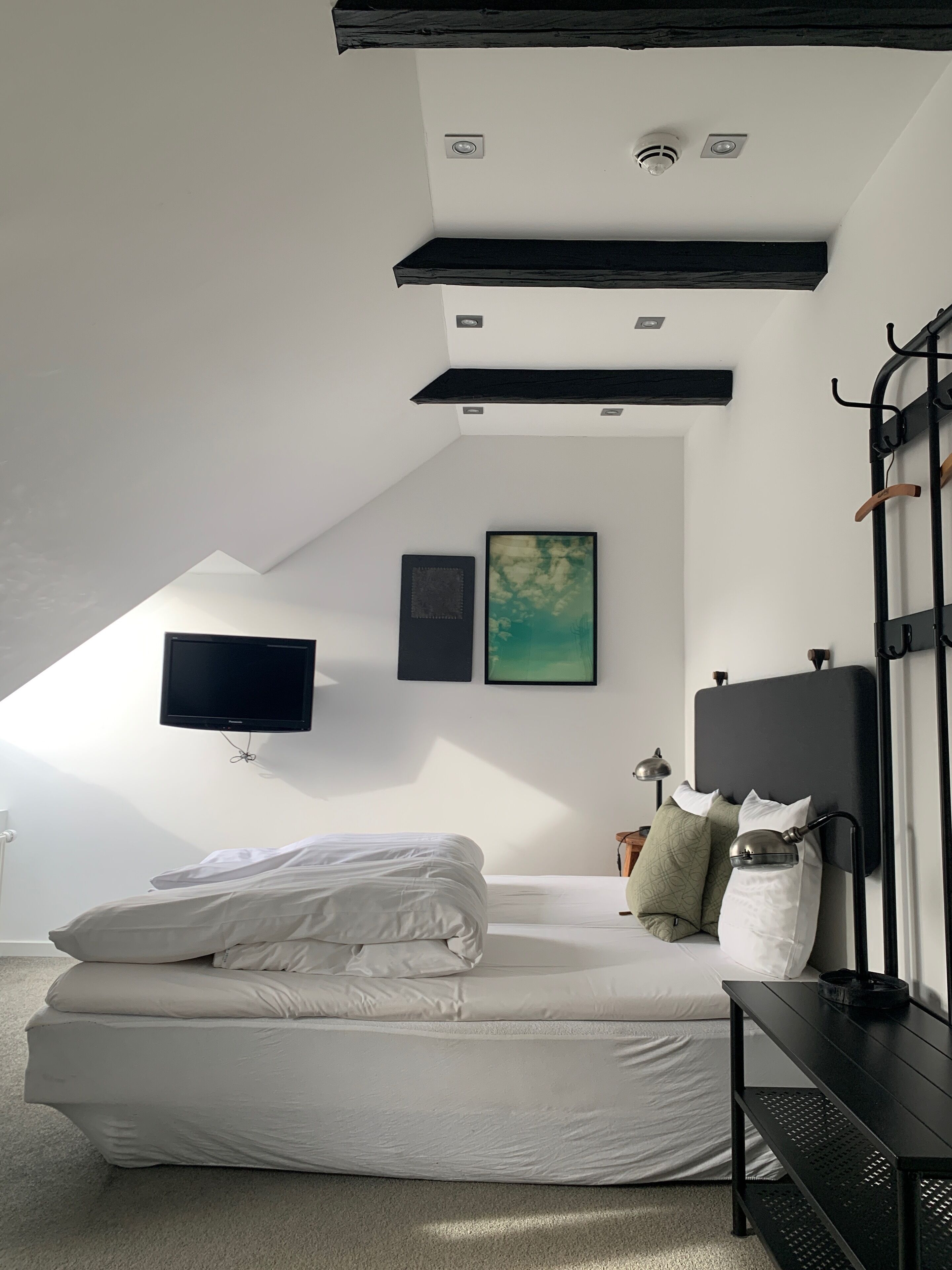 superior double room | desk, soundproofing, cots/infant beds, rollaway beds