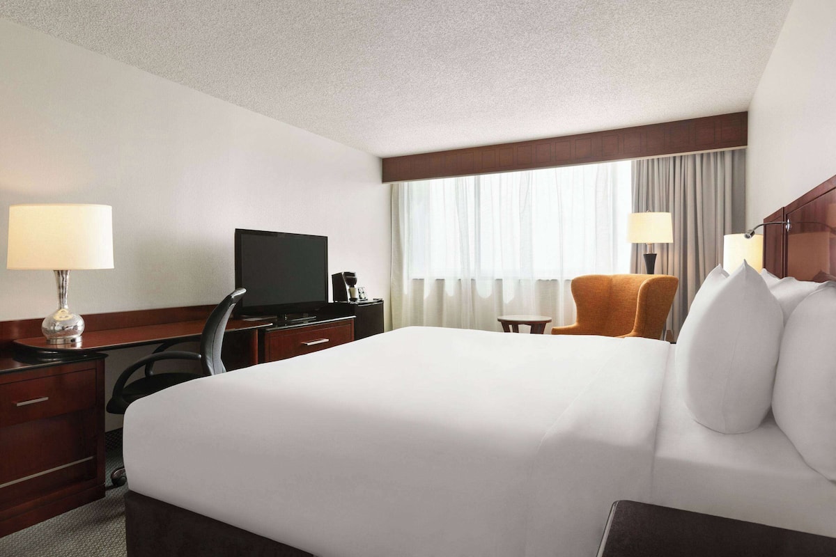 Classic Room, 1 King Bed, Accessible