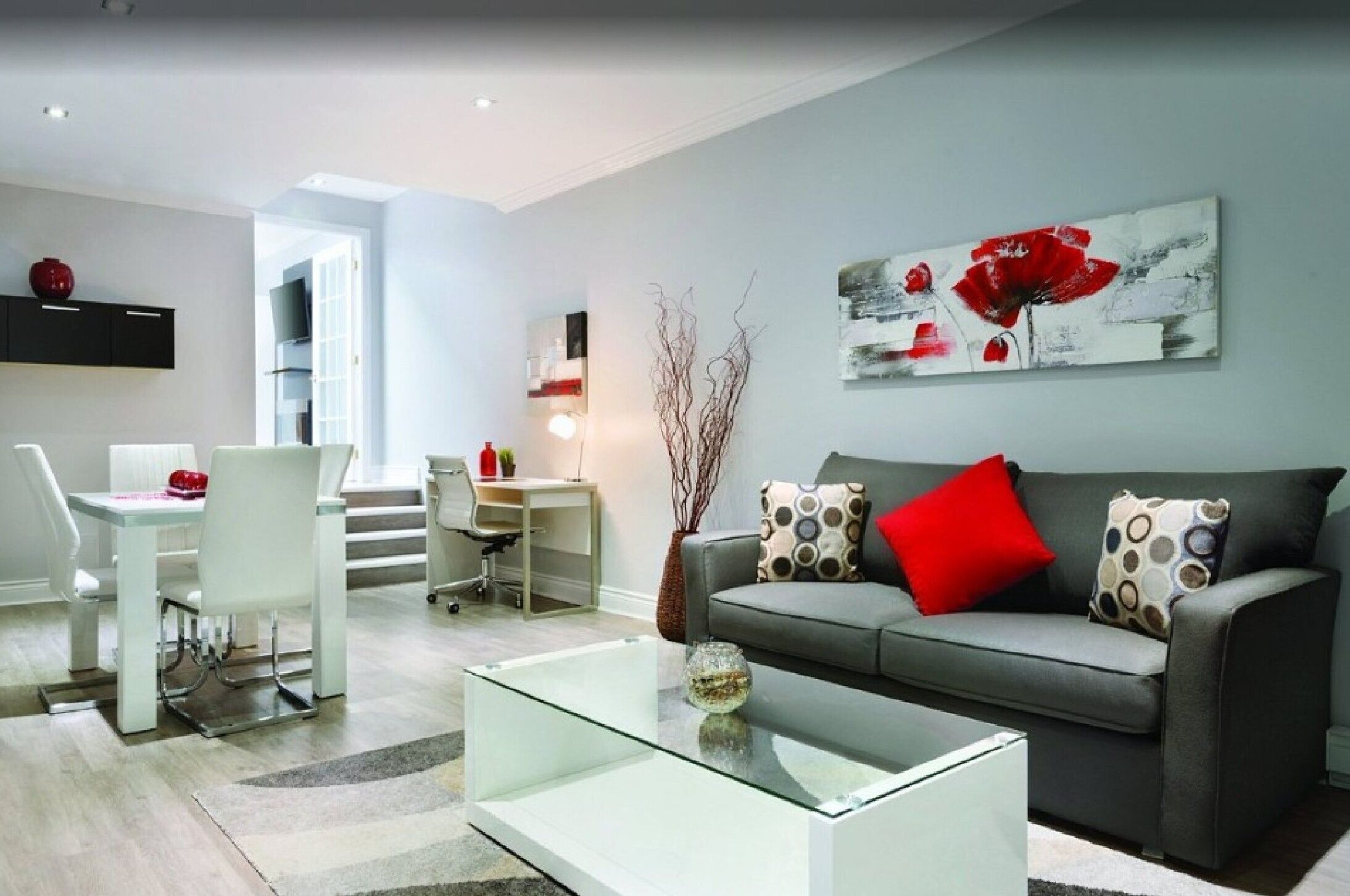 Classic Suite, 1 King Bed | Living area
