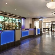 Travelodge by Wyndham Hotel & Convention Centre Quebec City