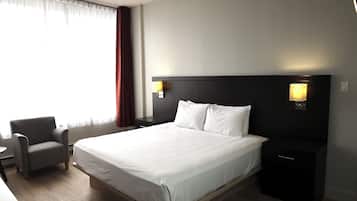 Suite, 1 King Bed with Sofa bed (Distinction) | Hypo-allergenic bedding, desk, laptop workspace, iron/ironing board