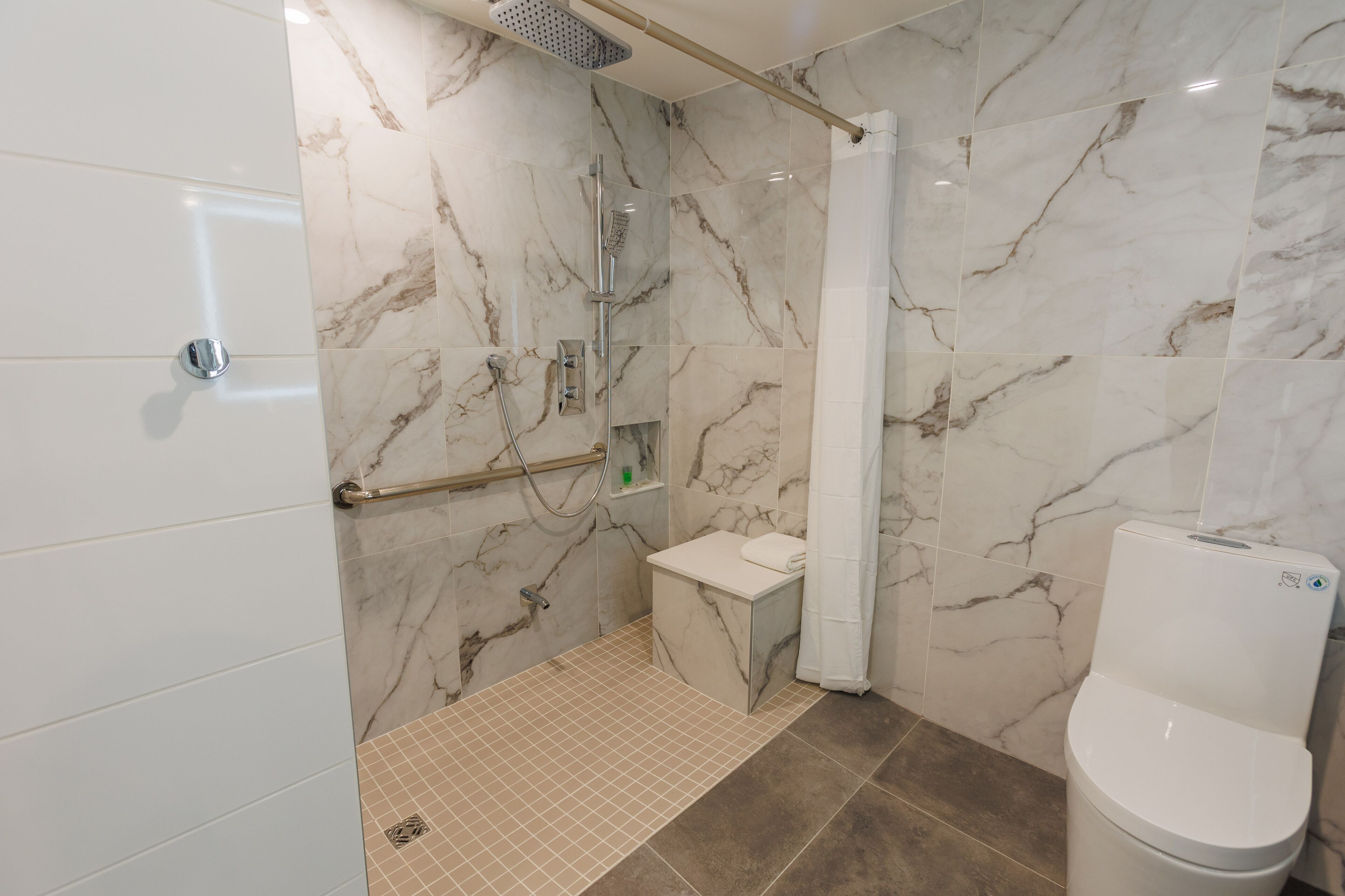 room, 1 double bed, accessible, non smoking (mobility accessible) | bathroom | combined shower/bathtub, eco-friendly toiletries, hair dryer, towels