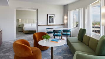 Suite, hidromasaje | Ropa de cama de alta calidad y minibar