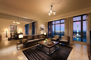 Penthouse, 1 Double Bed, Kitchen, Sea View | Living area | 42-inch LED TV with satellite channels, TV