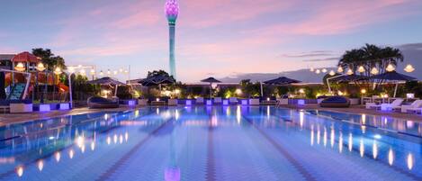 Outdoor pool, pool umbrellas