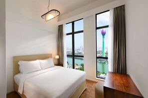 Caja de seguridad en la habitación y cortinas blackout